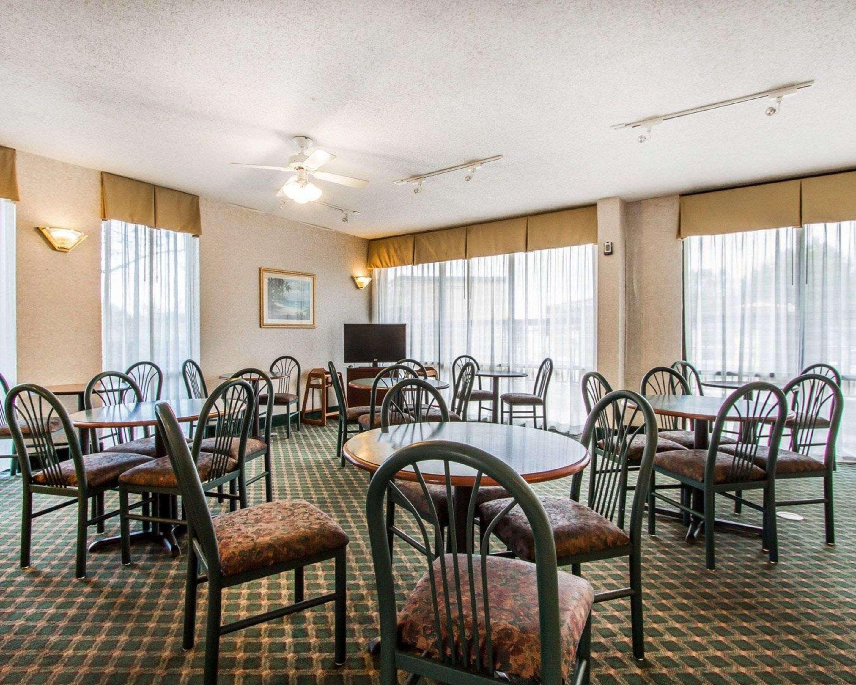Quality Inn Foley Bagian luar foto