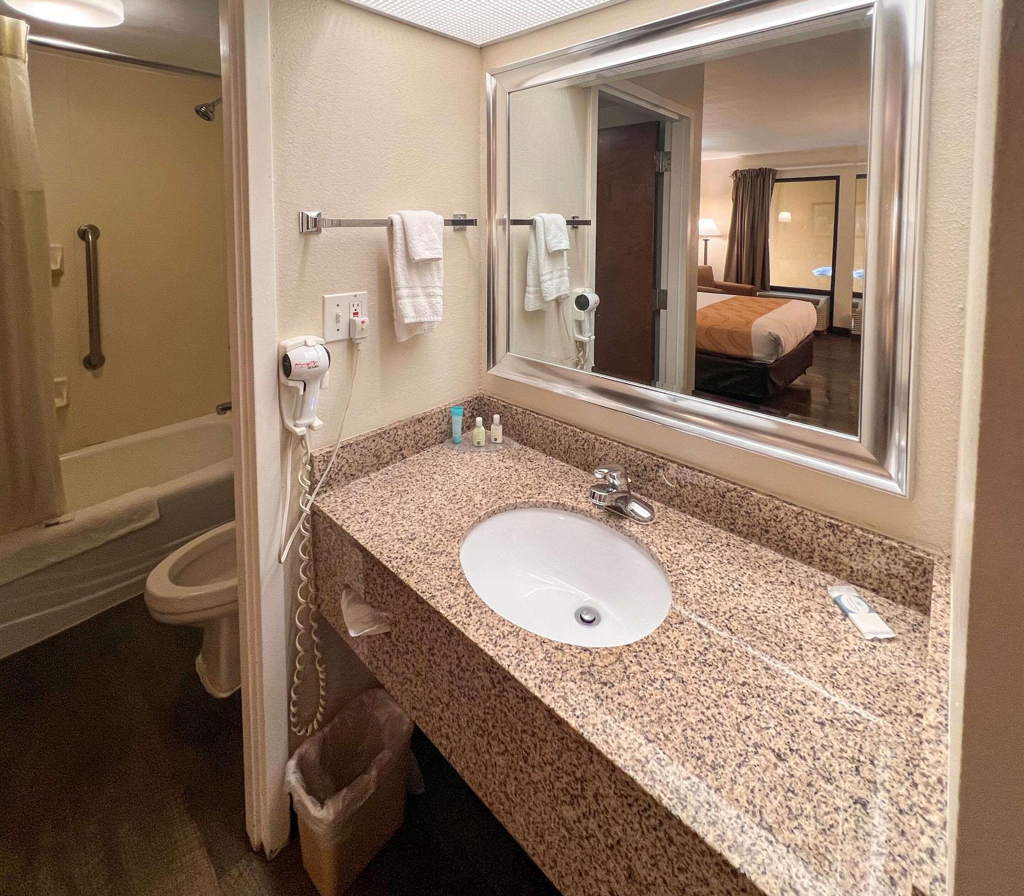 Quality Inn Foley Bagian luar foto